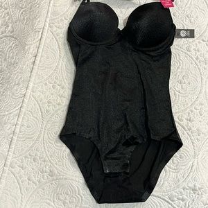 Vince Camuto gentle lift cups bodysuit, size small,‎ NWT